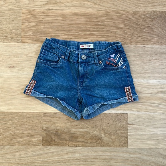 Levi’s Girls’ Shorty Shorts - Picture 1 of 3